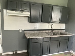 Building Photo - 2215 N 39th St