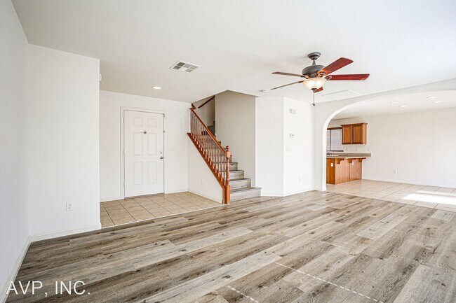 Building Photo - 4 br, 2.5 bath House - 9073 Cedar Door Ave