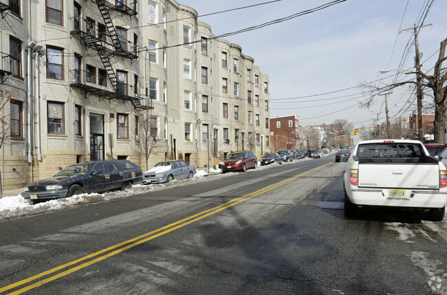 Building Photo - Palisades Apartments