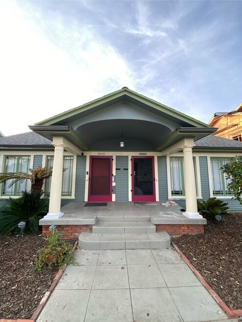 Building Photo - 1015 Manzanita St Building Photo - 1015 Manzanita St