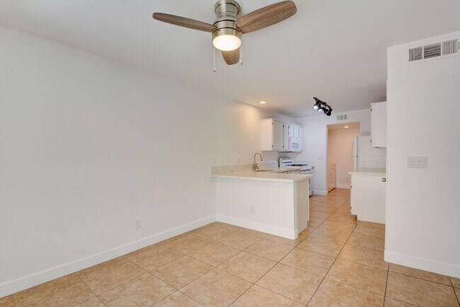 Building Photo - Renovated and Modern. This fantastic 2br in a gated community in Silverado Ranch has all the amen...