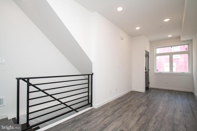 Building Photo - 961 N 45th St