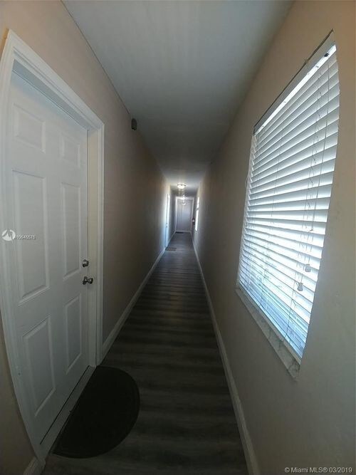 Foto principal - 371 N Royal Poinciana Blvd