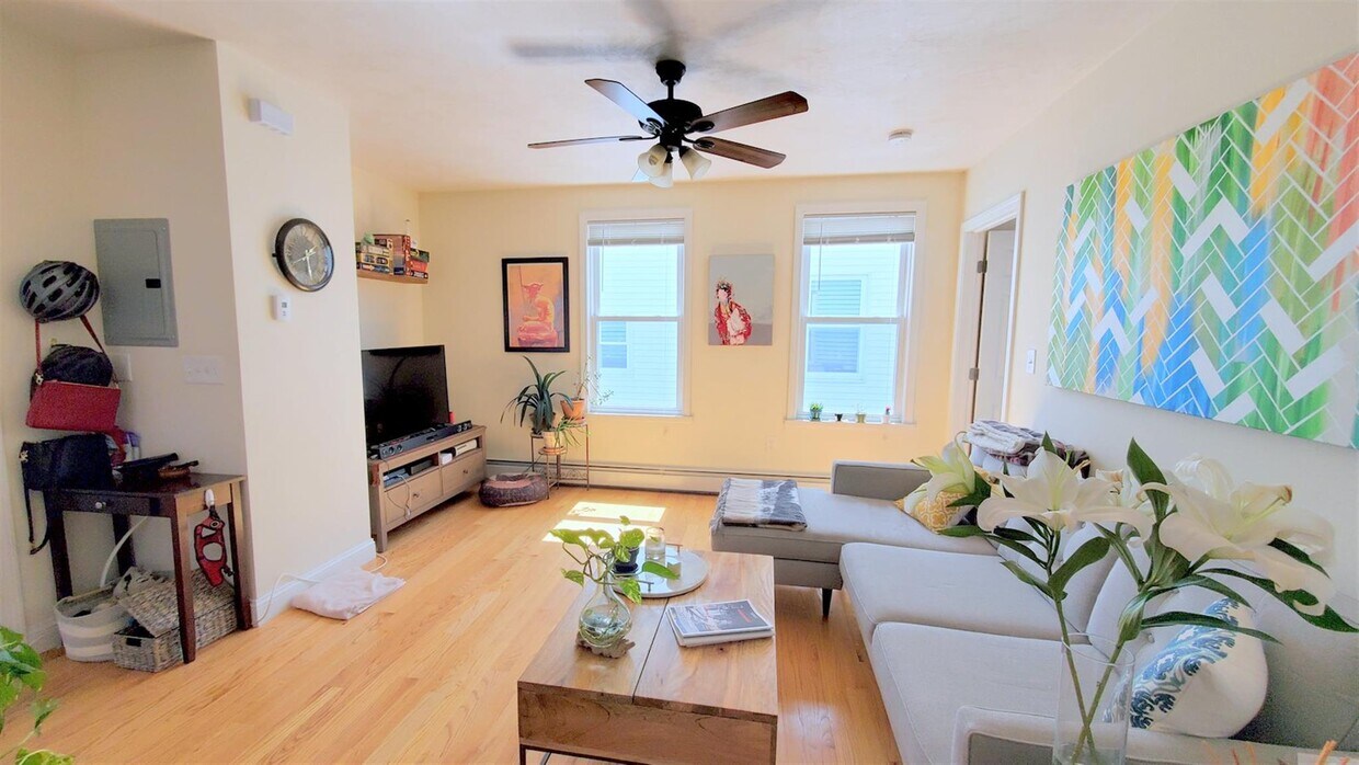 Foto principal - 389 Columbia St