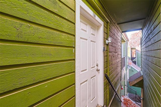 Foto del edificio - 9803 Walnut St