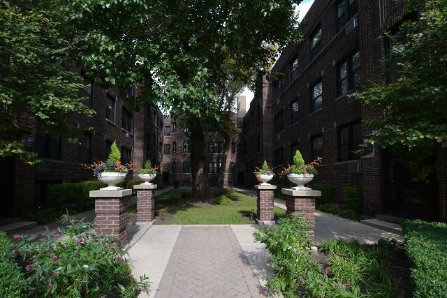 Primary Photo - 746 W Addison St