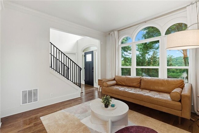 Foto del edificio - 4221 Willow Oak Dr