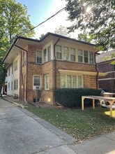 Building Photo - 107 Lathrop St