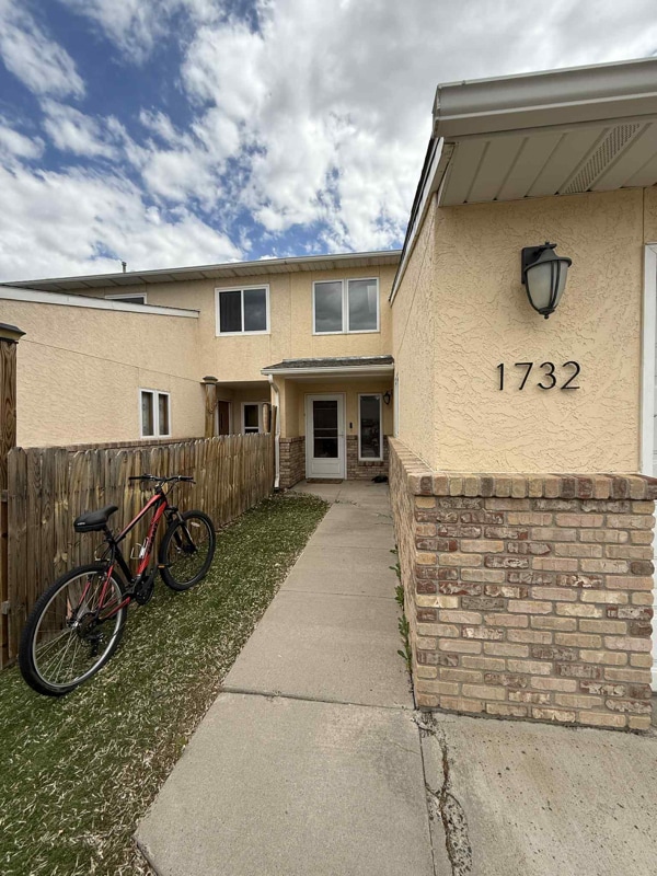 Primary Photo - 1732 Sanders Dr