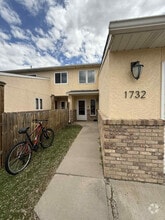 Building Photo - 1732 Sanders Dr