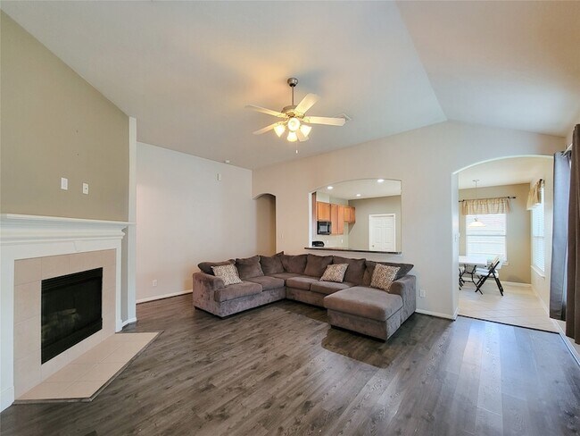 Foto del edificio - 25223 Hazel Ranch Dr
