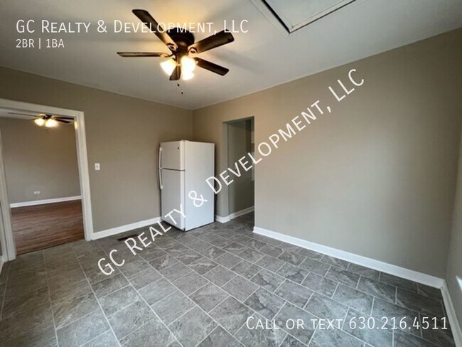 Building Photo - ***UPDATED - MAYWOOD APT / 2 BDRM / ALL UT...