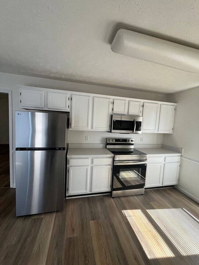 Foto del edificio - 218 Silver Oaks Dr