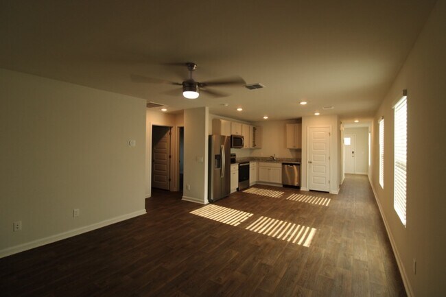 Building Photo - 507 Autumns Wood Cir W