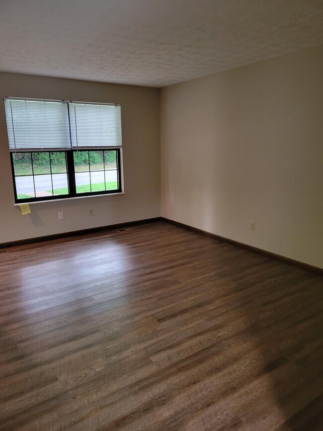 Foto del edificio - 32 Manor Dr