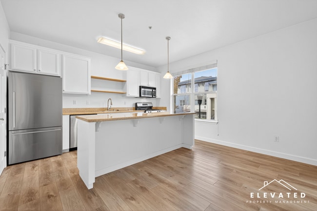 Building Photo - 905 Doubles Dr