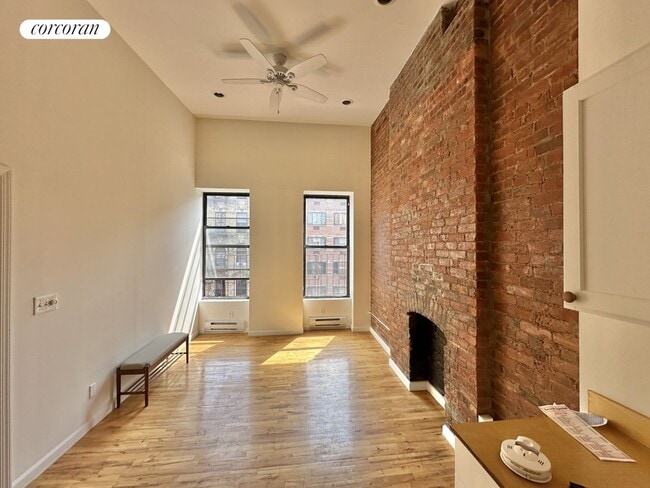 Foto del edificio - 215 E 118th St