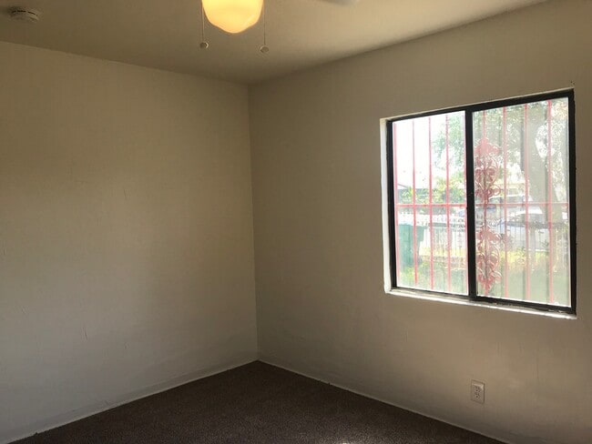 Building Photo - 2537 W Barton Square