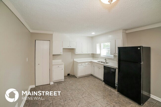 Building Photo - 8339 Reinosa Way