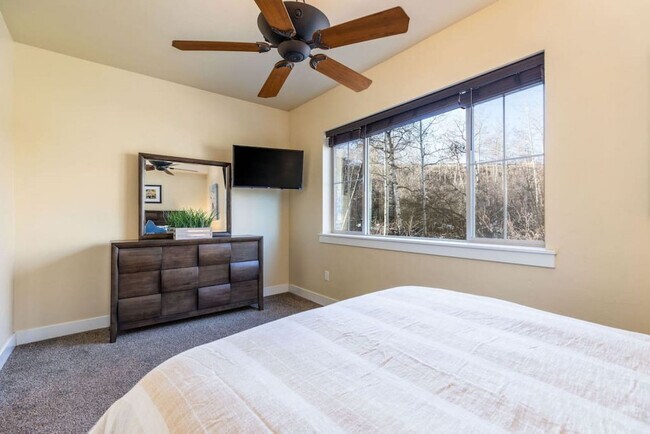 Foto del edificio - 5518 Lillehammer Ln