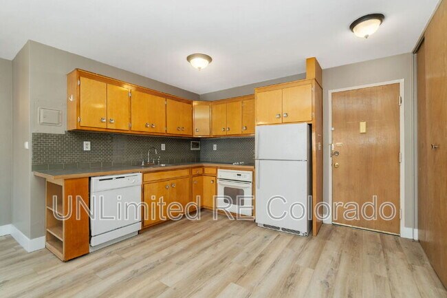 Foto del edificio - 1121 Albion St