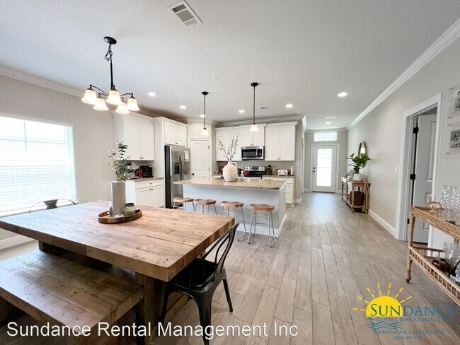 Building Photo - 4 br, 2.5 bath House - 1567 Hickory Street