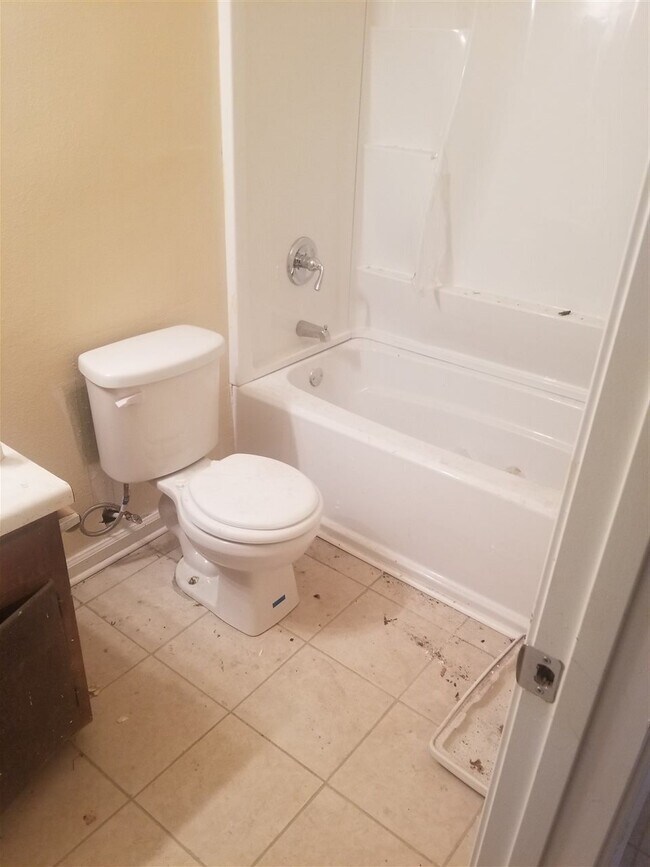 Building Photo - 6640 Applegate St