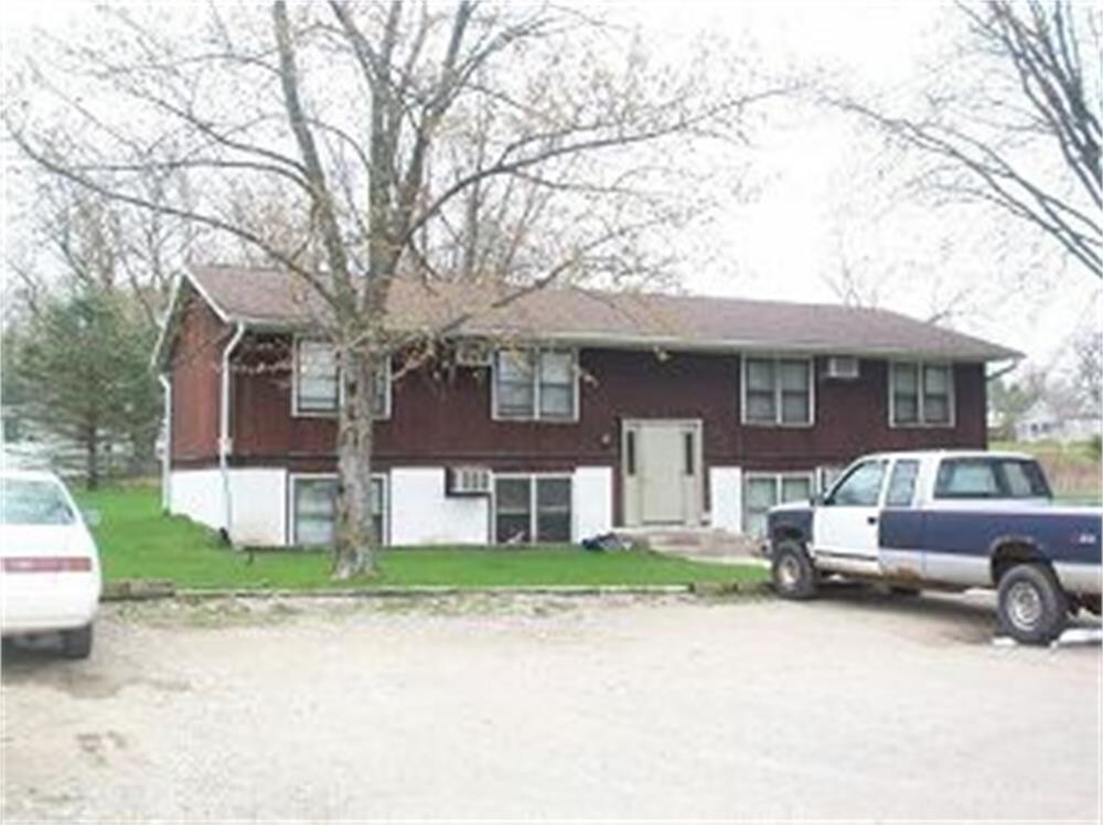 Primary Photo - 107 Homer St
