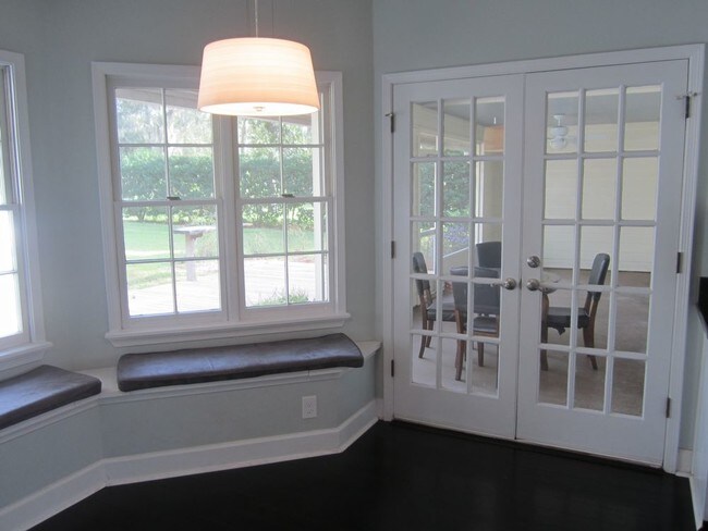 Building Photo - 1922 Salt Myrtle Ln