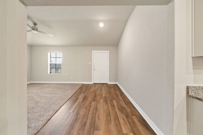 Foto del edificio - 3 Bedroom/2 Bath Escalera Subdivision