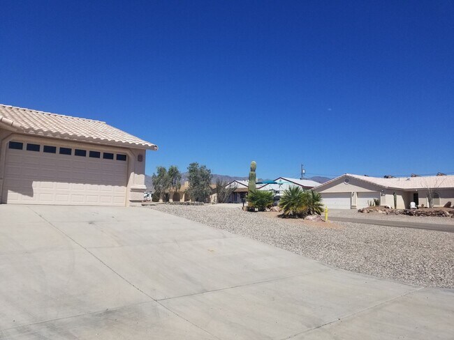 Building Photo - Beautiful Remodeled