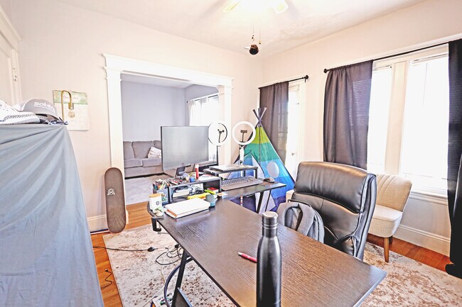 Foto del edificio - 89 Brook Rd