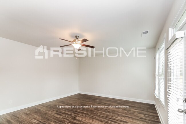 Building Photo - HOME FOR RENT!!