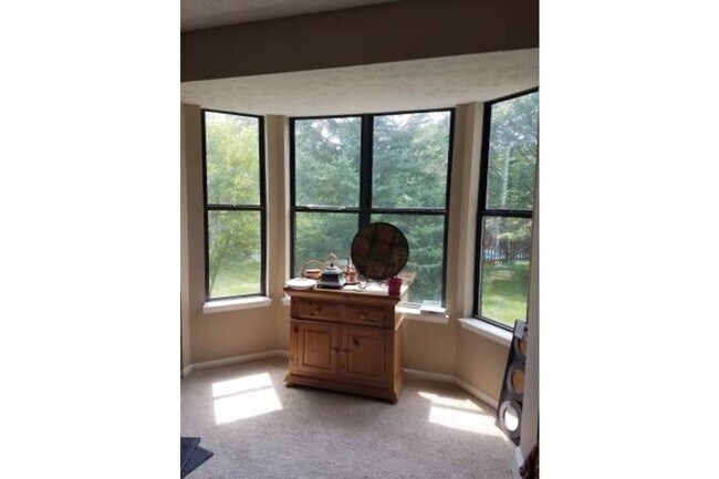 Building Photo - 8590 Laurel Ct