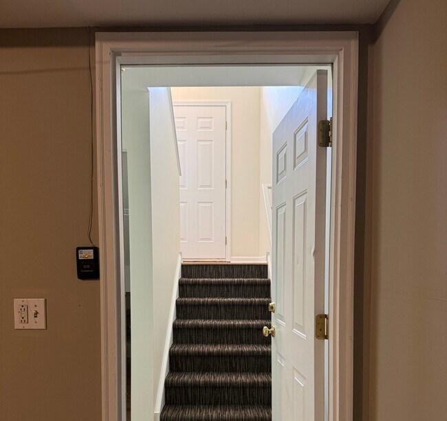 Foto del edificio - 586 S Rosehall Ln