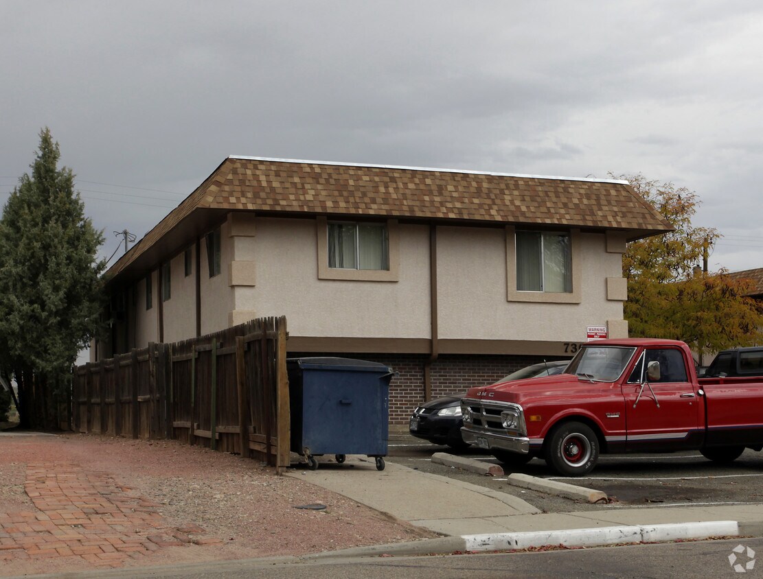 Building Photo - Chapa Apartments