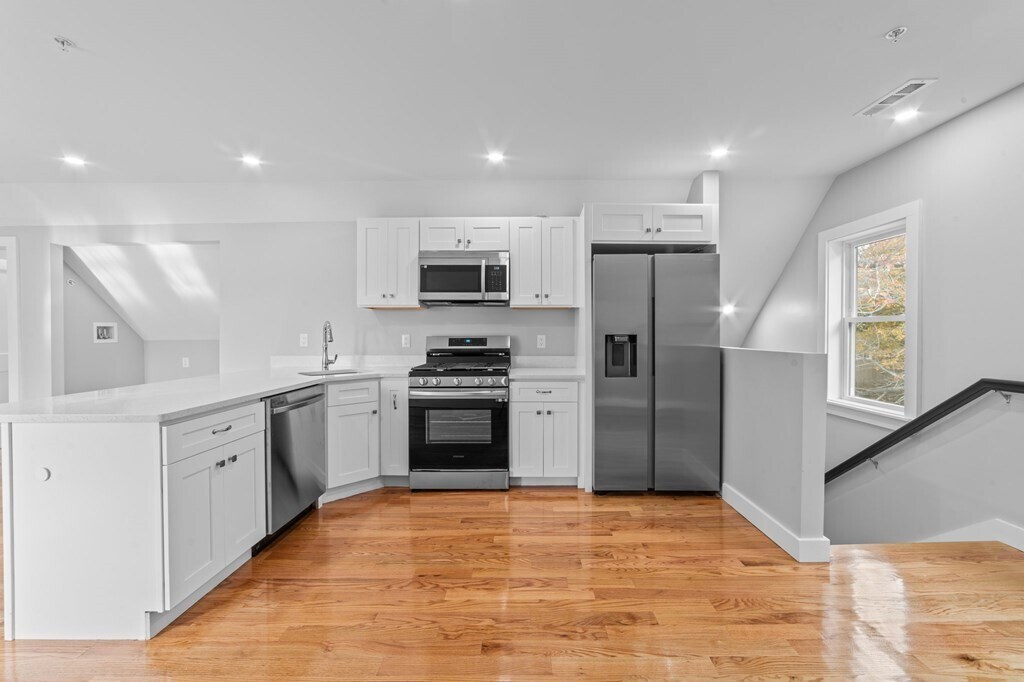Primary Photo - 376 Chestnut St