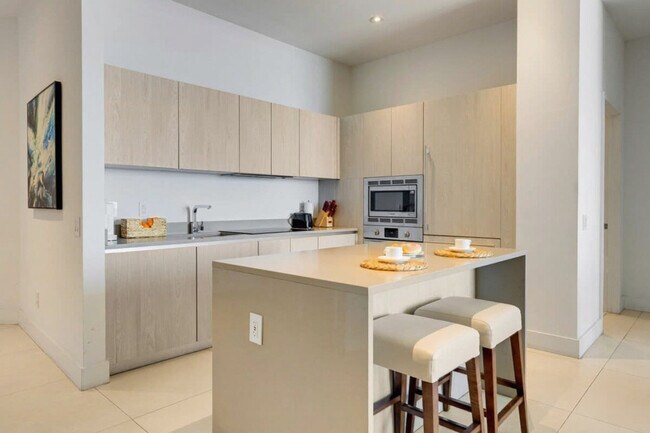 Building Photo - 4111 S Ocean Dr