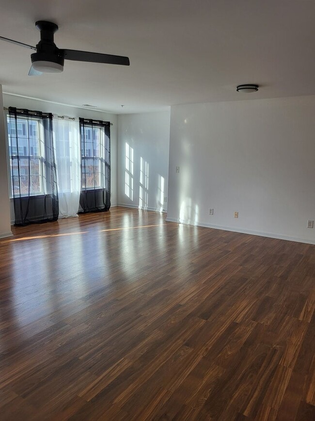 Foto del edificio - Welcome home to this charming second-floor 2 bedroom, 2 bath condo.