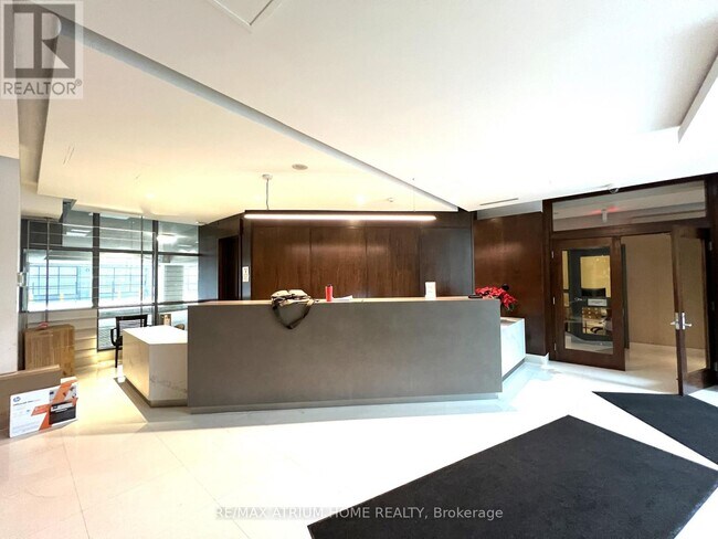 Building Photo - 410 Queens Quay W