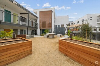 Building Photo - Mesa Vista Apartments