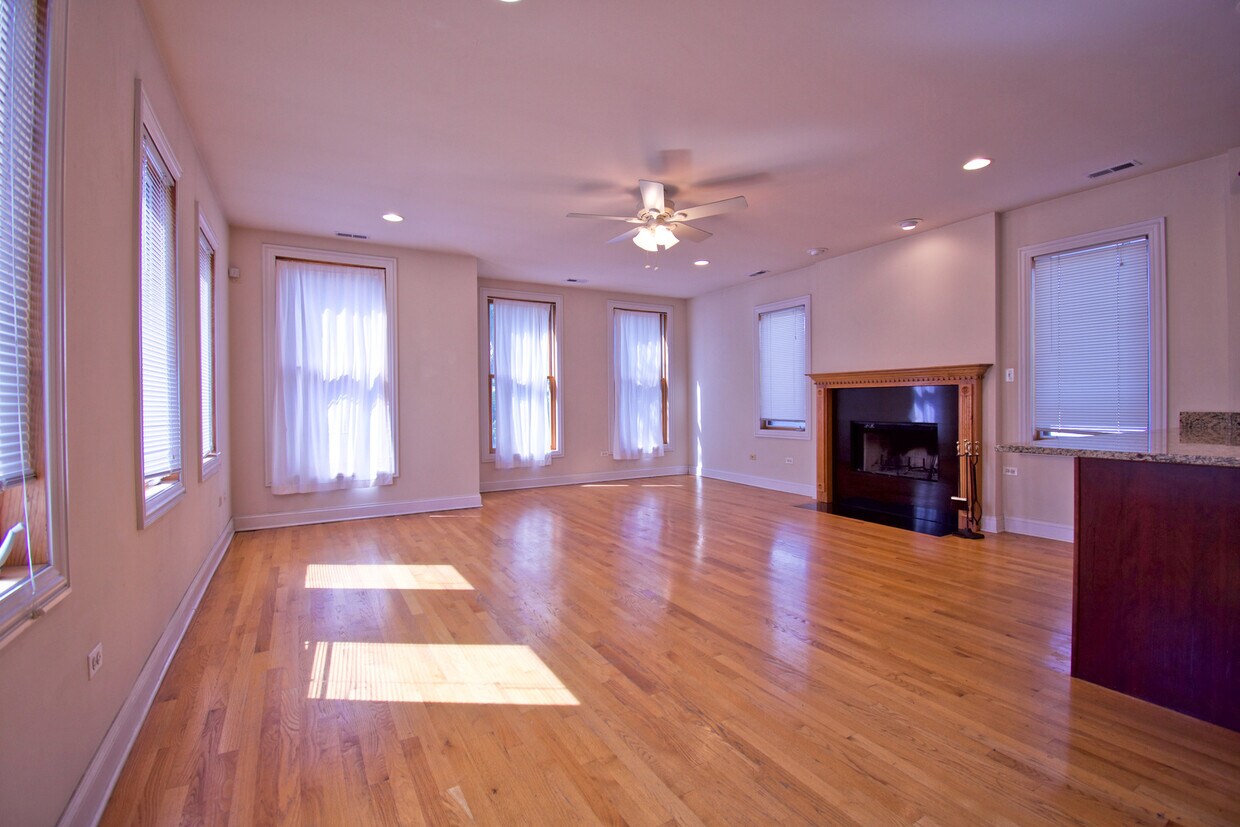 Primary Photo - 2150 W Potomac Ave