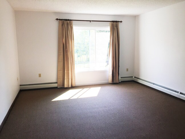 430 Grandview Ave Unit 2, Bangor, ME 04401 Apartment