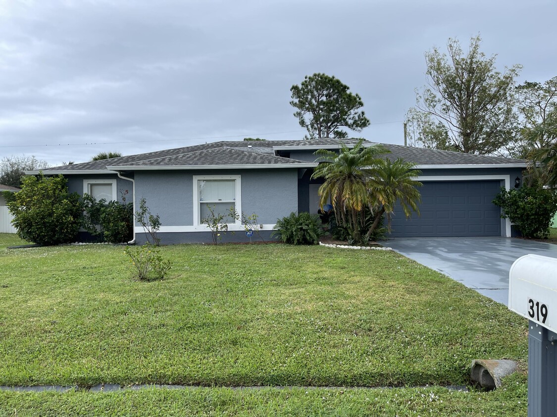 Foto principal - 319 NW Byron St