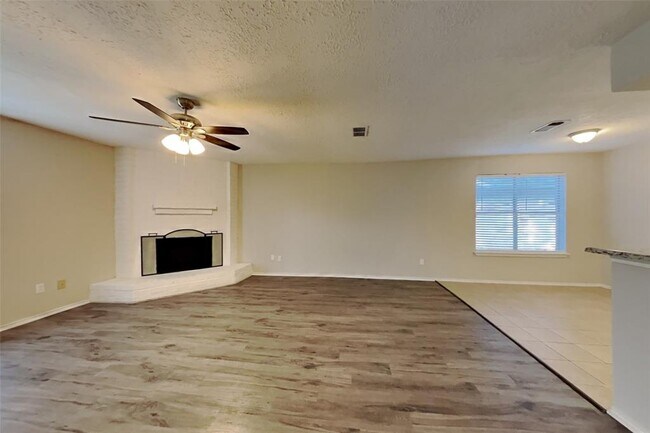 Building Photo - 11914 Osage Park Dr