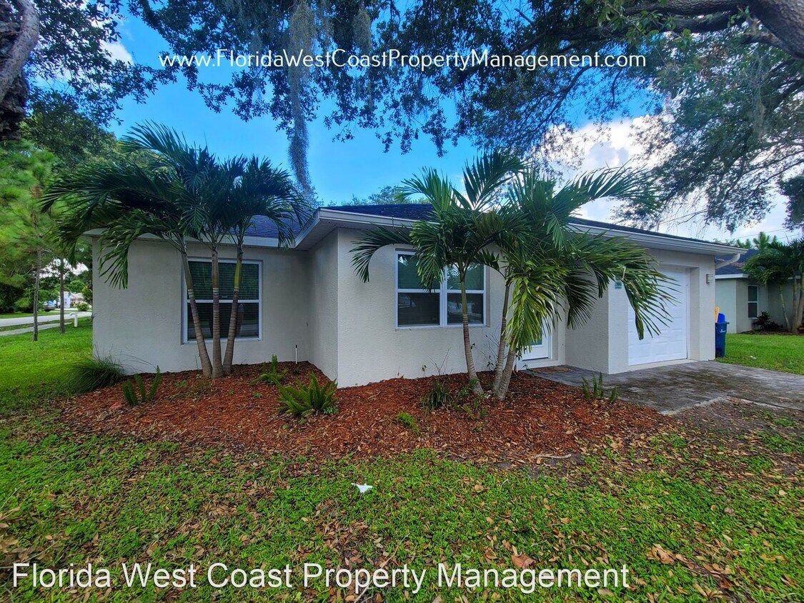 3 br, 2 bath House 2880 S Shade Ave House Rental in Sarasota, FL