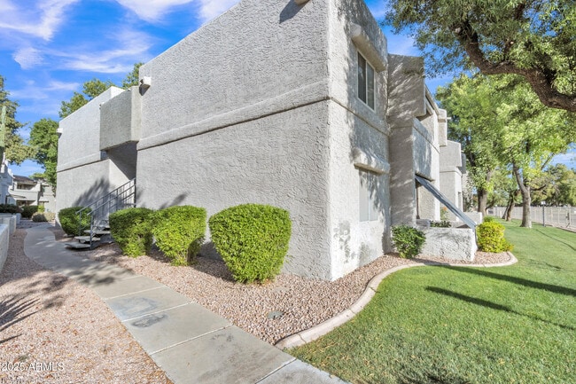 Building Photo - 4444 E Paradise Village Pkwy N