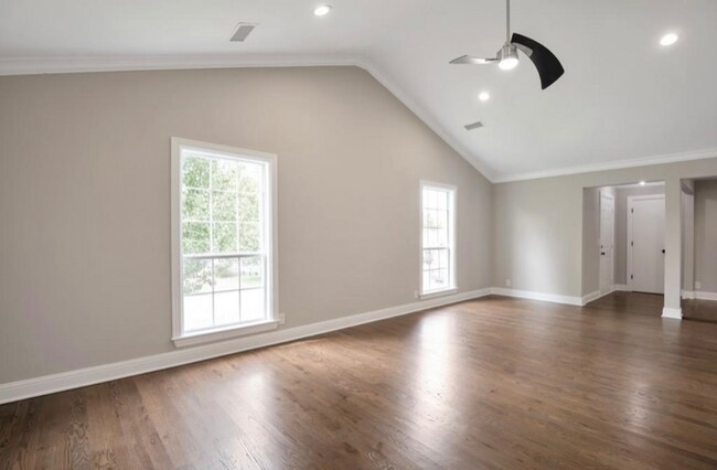 Foto del edificio - 5821 Labrador Ln