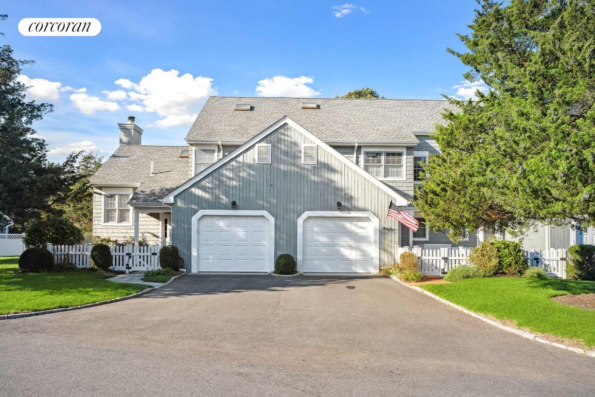 10 Brittany Ln, Westhampton Beach, NY 11978 House Rental in