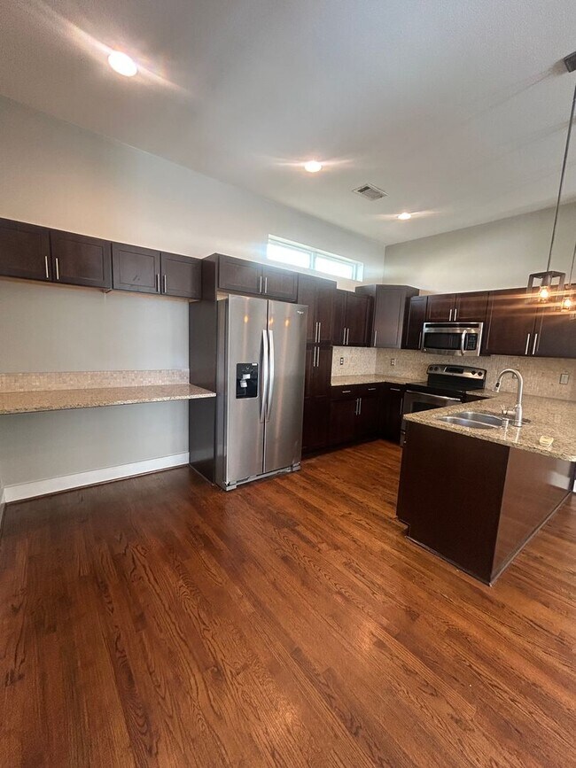Foto del edificio - 5711 Ross Ave